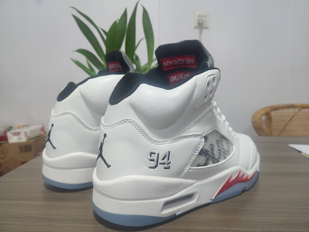 Air Jordan 5 Retro 'White x Supreme'