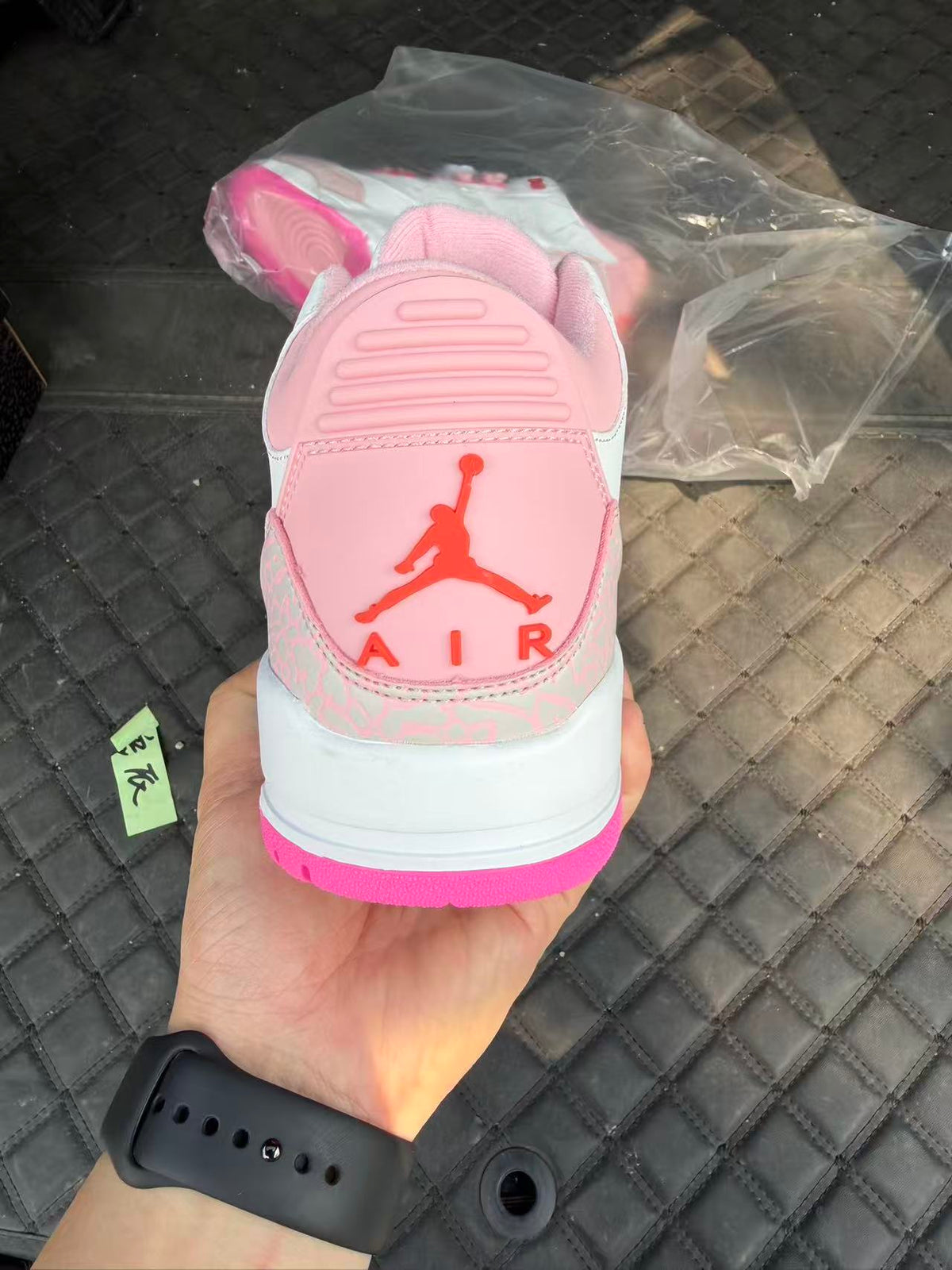 Air Jordan 3 Retro — Pearl Pink / Hyper Orange-Pink Bloom（Women）