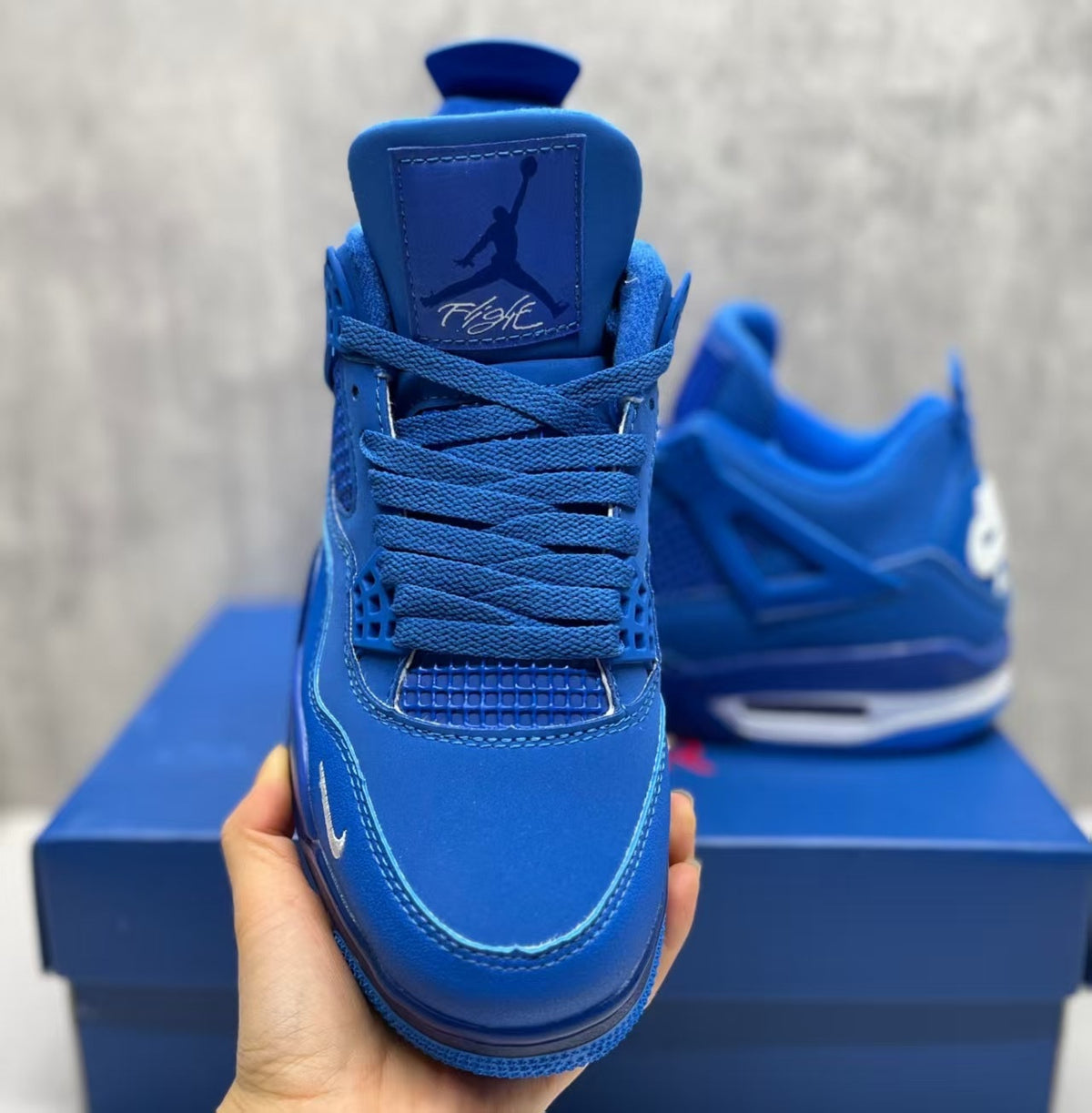 Air Jordan 4 Retro Flyknit "Hyper Royal" – AQ3559-400