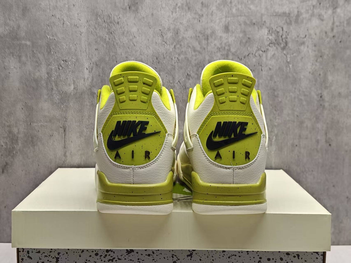 Air Jordan 4 Retro “Oil Green”