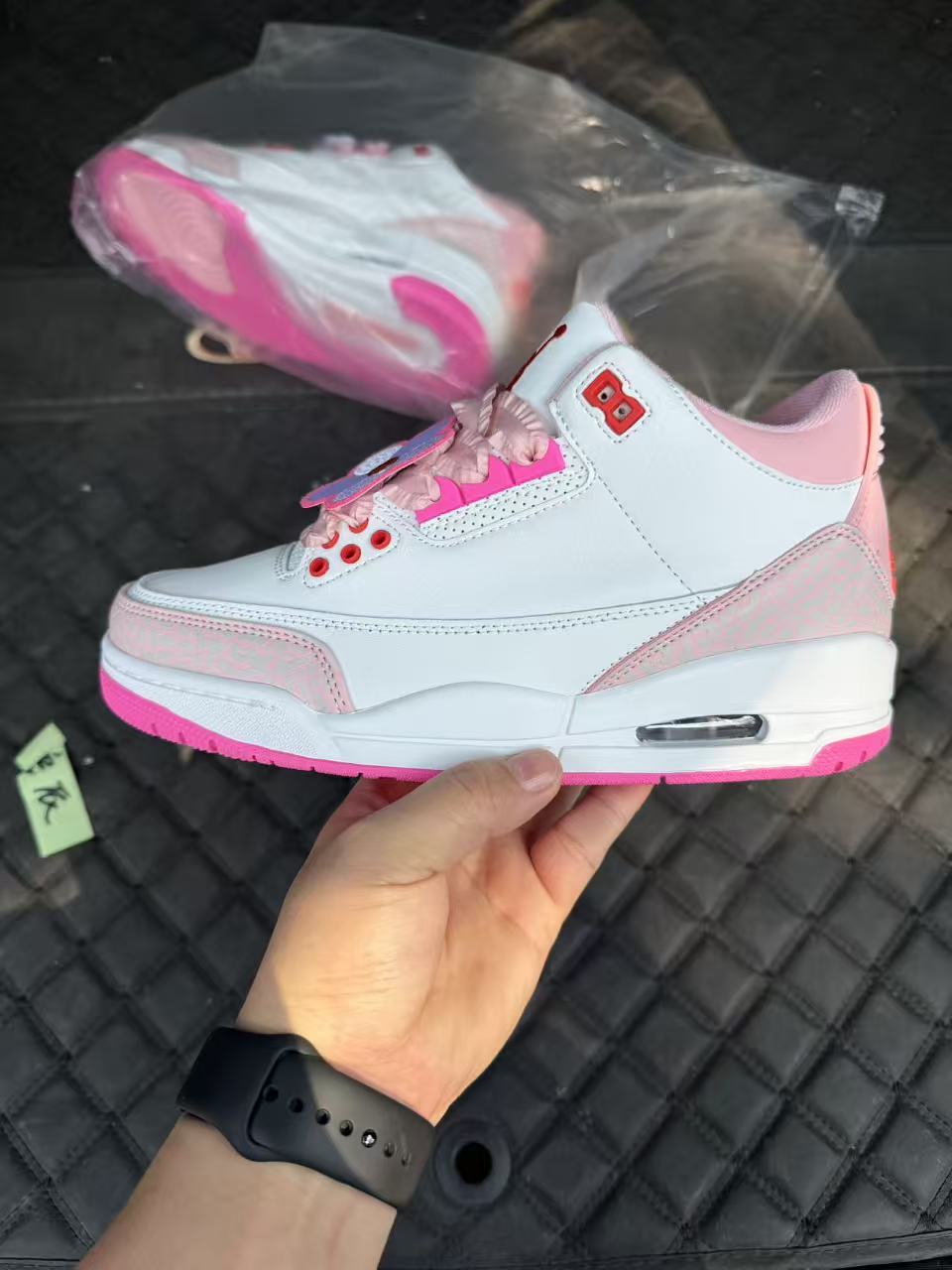 Air Jordan 3 Retro — Pearl Pink / Hyper Orange-Pink Bloom（Women）