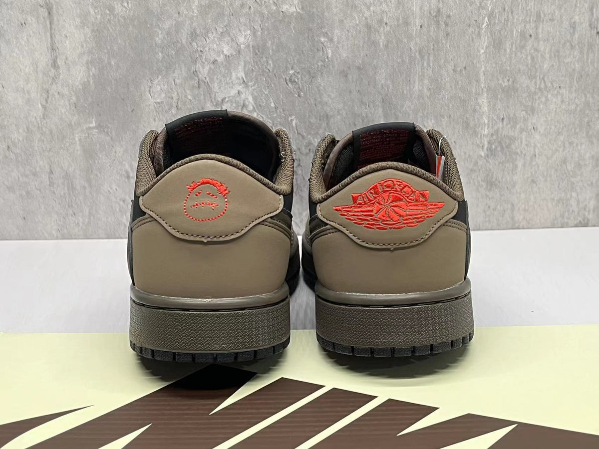 Air Jordan 1 Retro Low OG SP x Travis Scott Velvet Brown