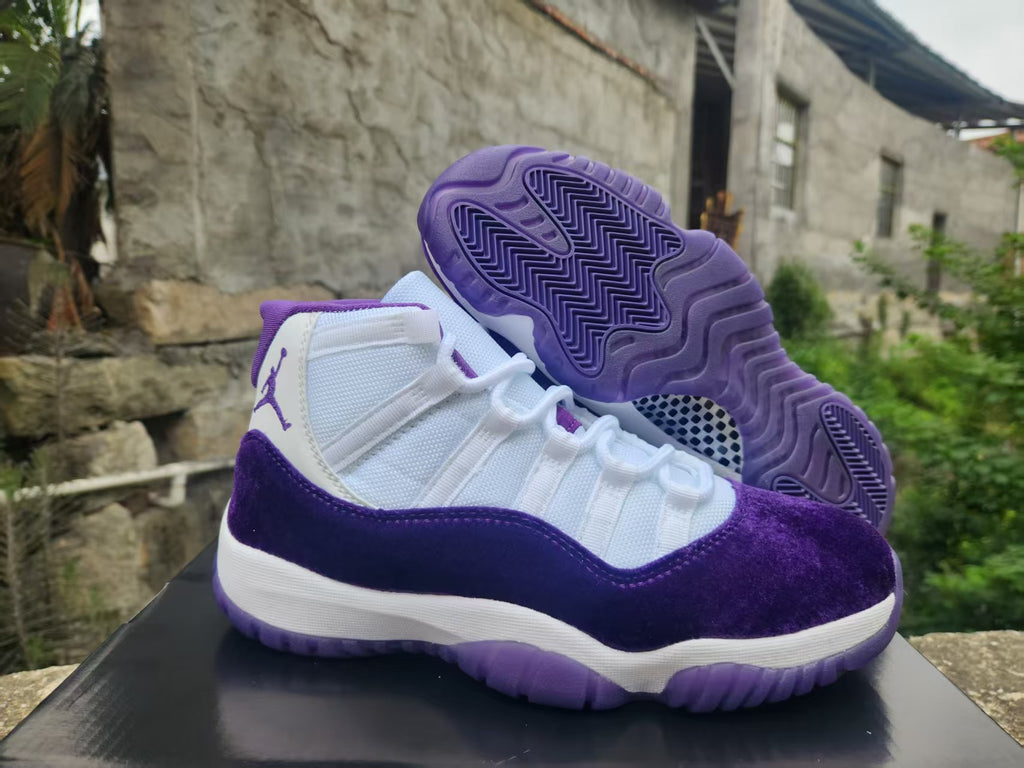 Air Jordan 11 Retro — Blanc et Violet Royal